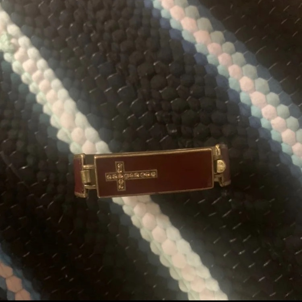 Vintage y2k GUESS cross bracelet